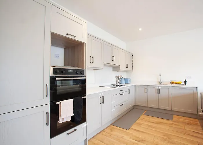 Modern 3br Split Level With Balcony 16 Appartamento