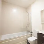 Modern 3br Split Level With Balcony 16 アパート