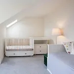 Modern 3br Split Level With Balcony 16 アパート