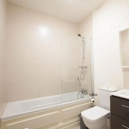 Modern 3br Split Level With Balcony 16 Apartmán