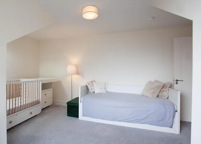 Modern 3br Split Level With Balcony 16 Apartman