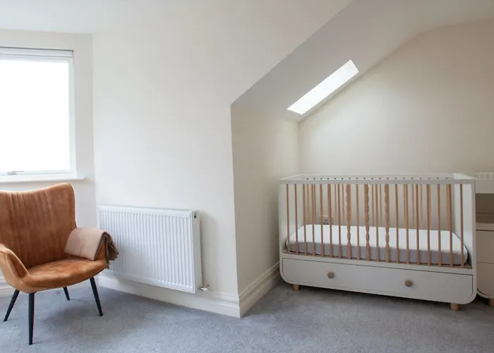 Apartman Modern 3br Split Level With Balcony 16