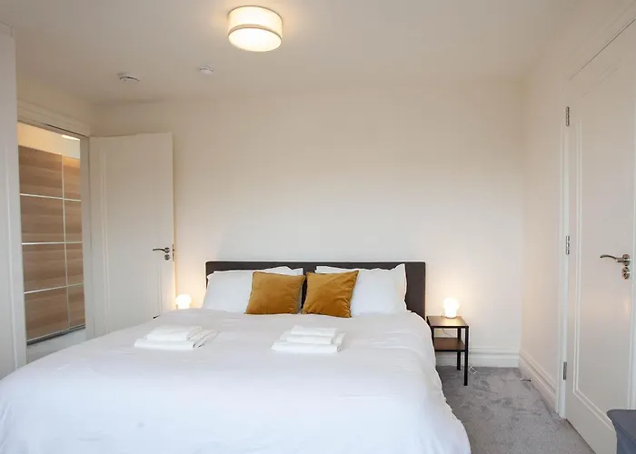 Apartman Modern 3br Split Level With Balcony 16