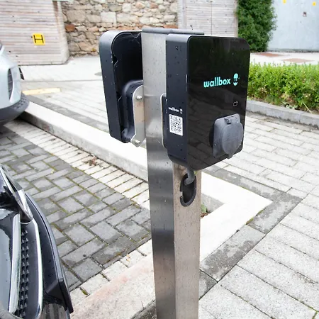 Modern 3br Split Level With Balcony 16 Dublin