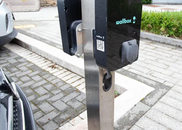 Modern 3br Split Level With Balcony 16 Dublin